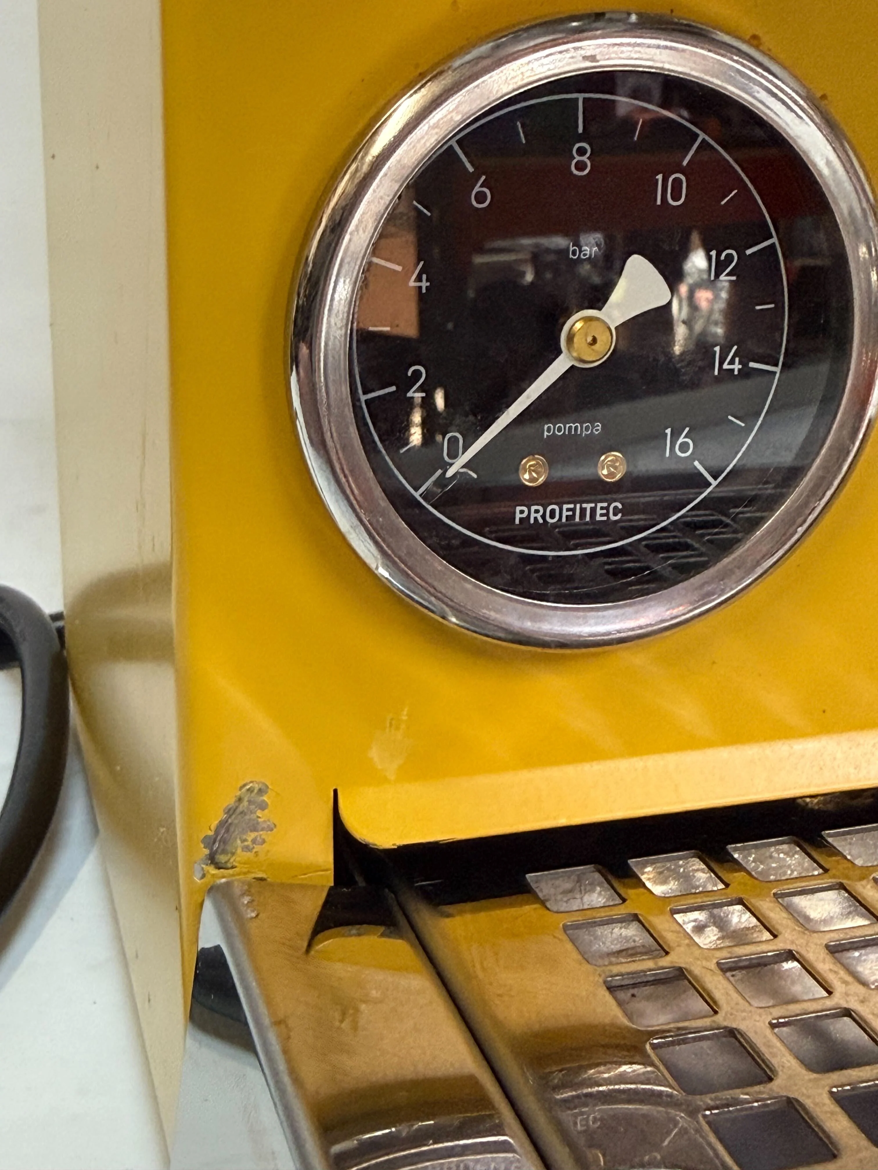 Certified Pre Owned Profitec GO Yellow (5647) - Image 4